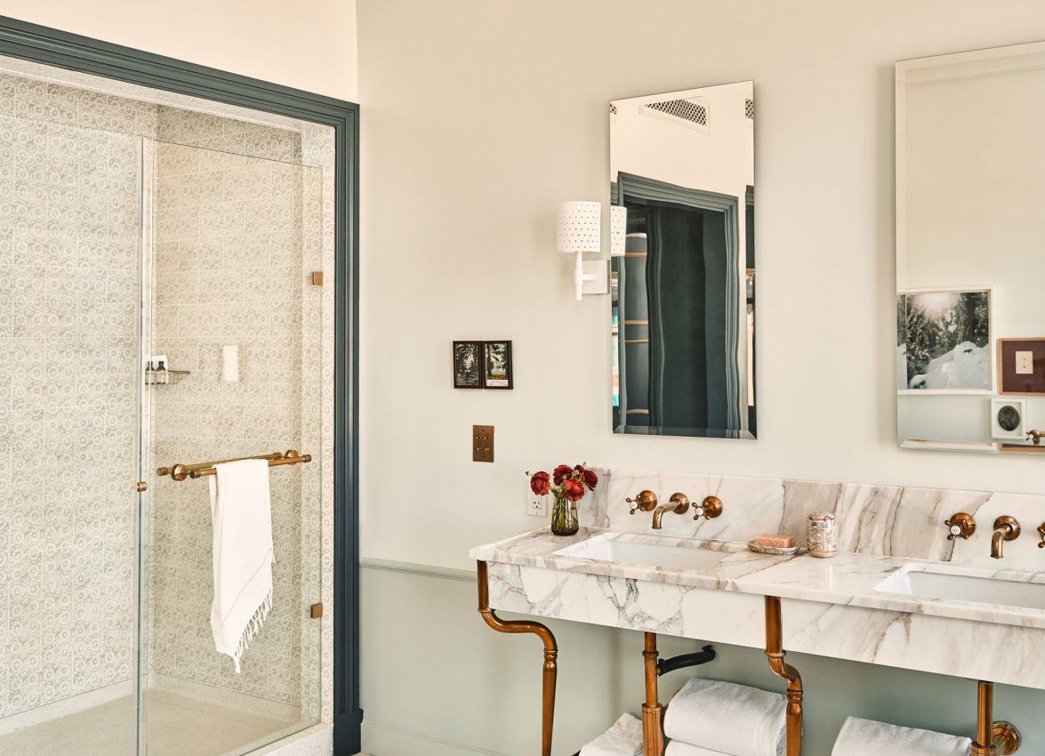 Amadeo Suite Bathroom