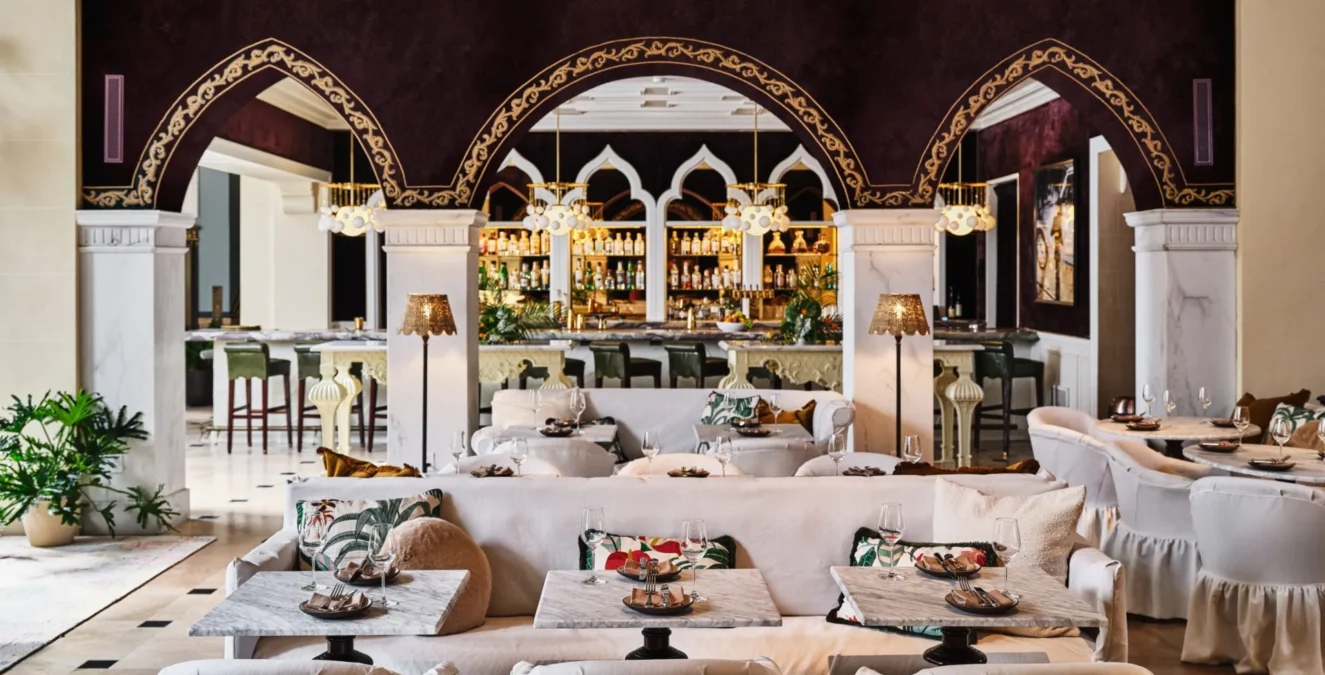 Ristorante Per L'Ora offers an elegant setting for fine dining at our luxury boutique hotel in Los Angeles.