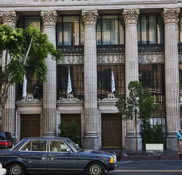 Car outside Hotel Per La Los Angeles